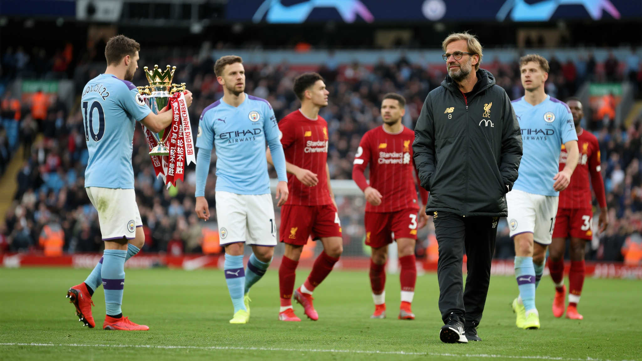 他终于向球 他终于向球